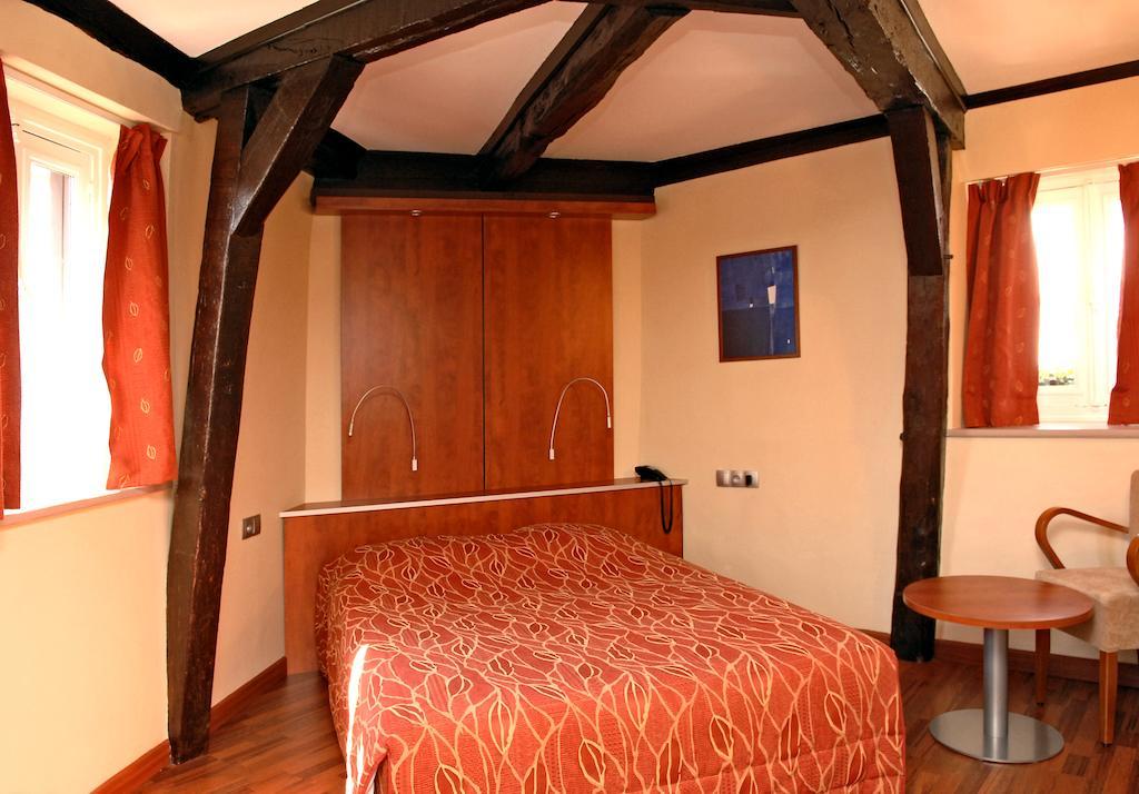 Hotel Les Berceaux Épernay Zimmer foto